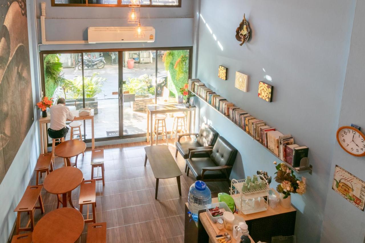 Phobphan Hostel Bangkok Esterno foto