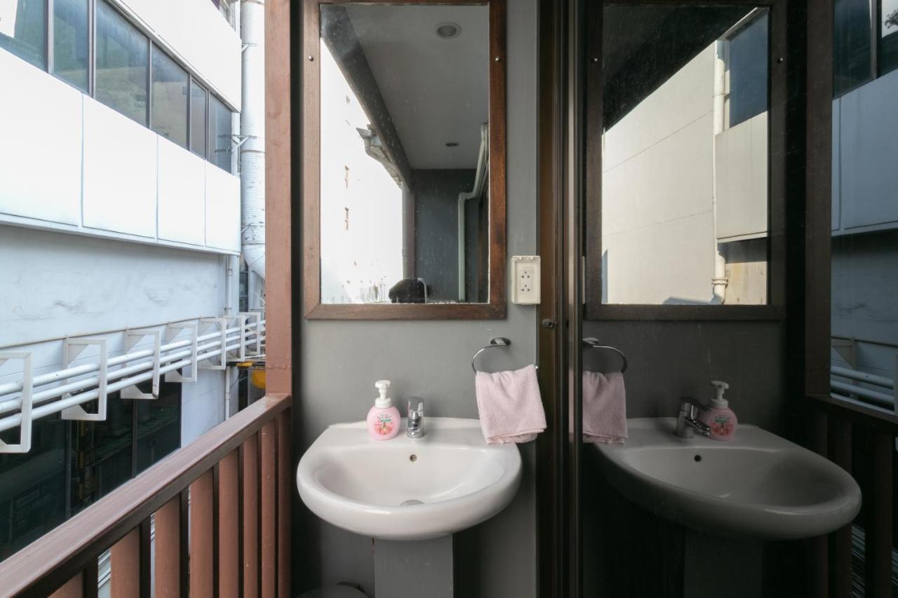 Phobphan Hostel Bangkok Esterno foto