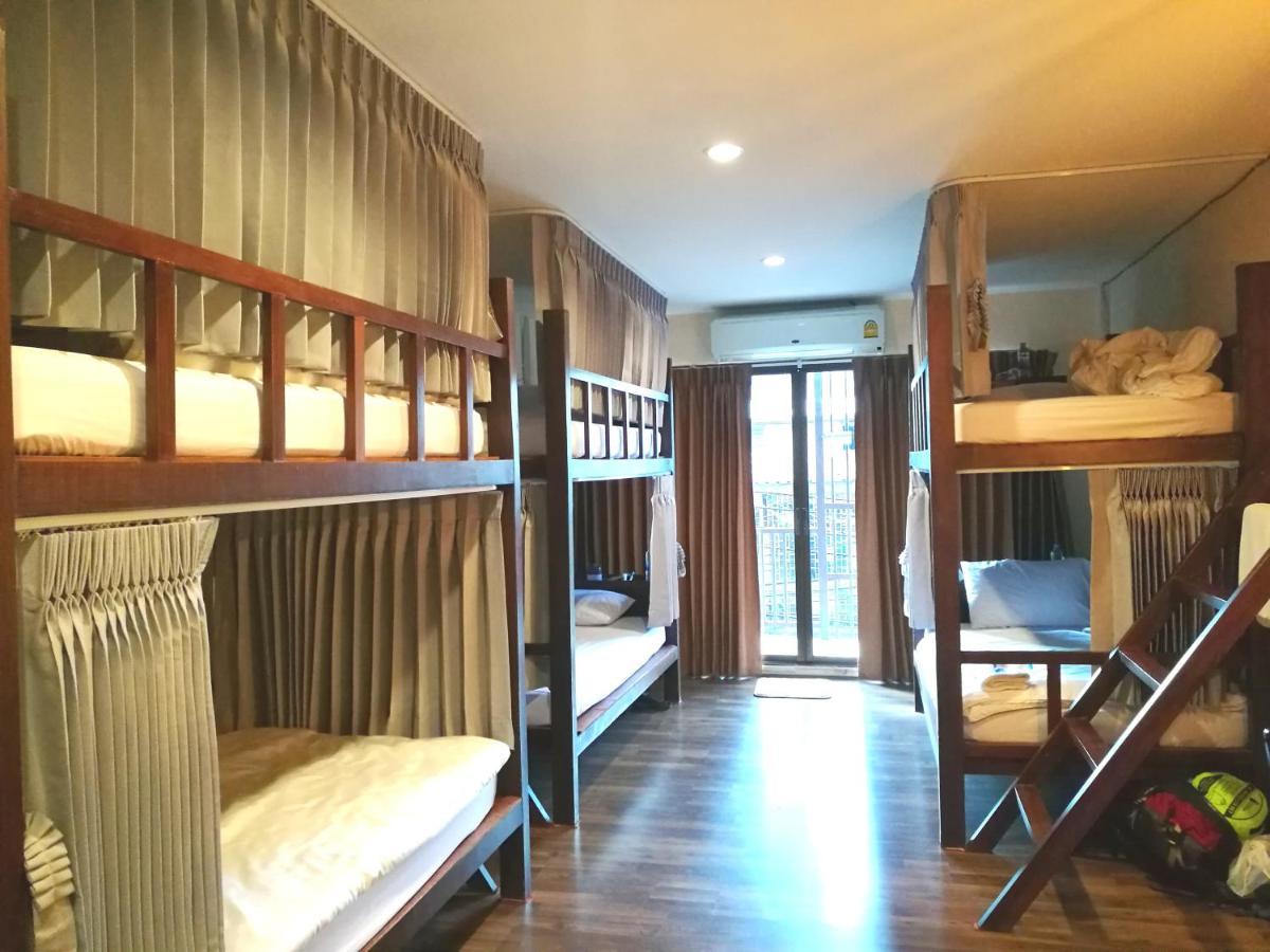 Phobphan Hostel Bangkok Esterno foto