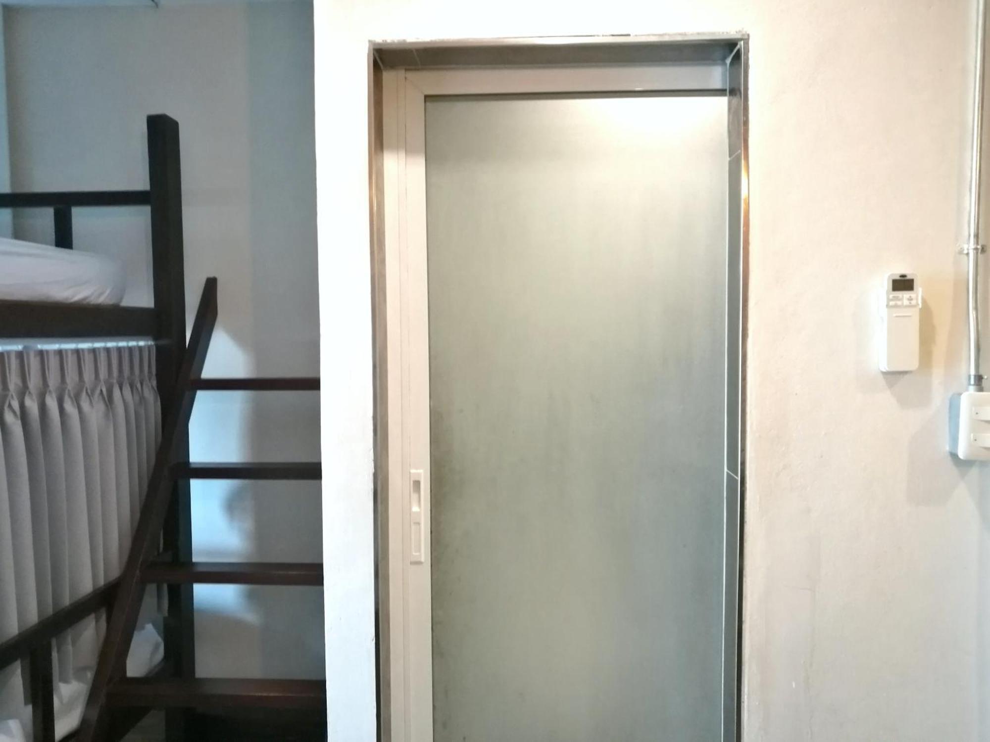 Phobphan Hostel Bangkok Esterno foto